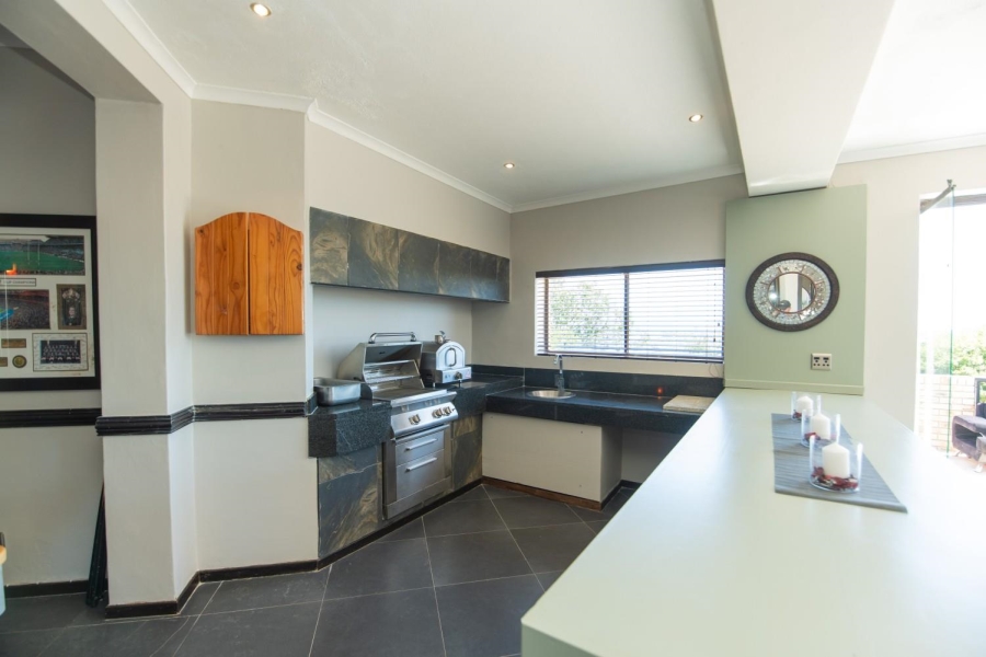 6 Bedroom Property for Sale in Walmer Heights Eastern Cape